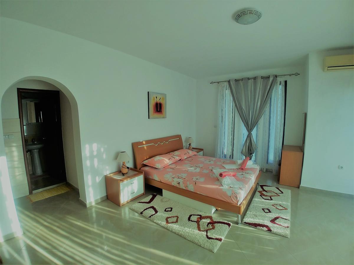 Studios M Ulcinj Luaran gambar